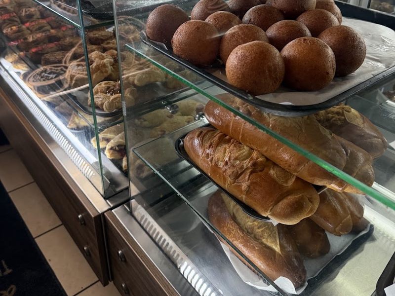 Mi Carreta Restaurant & Bakery interior