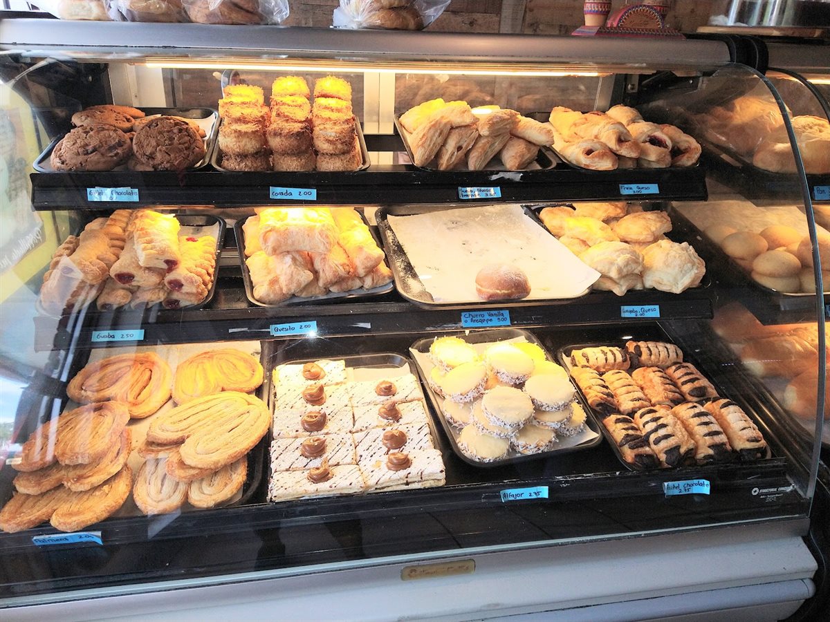 Mi Carreta Restaurant & Bakery